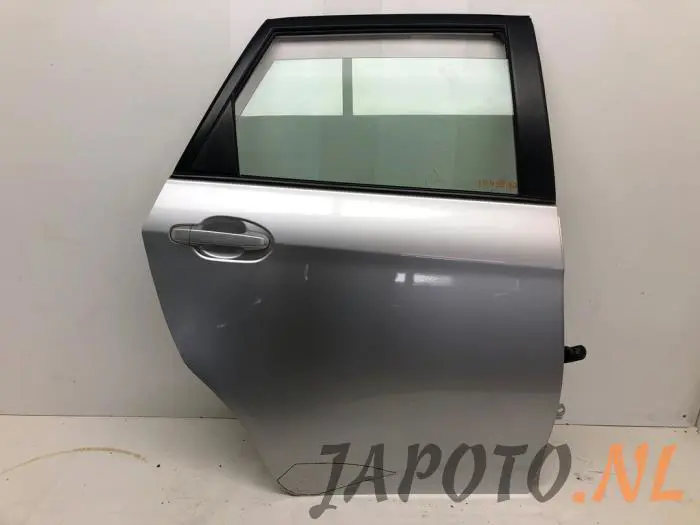 Drzwi prawe tylne wersja 4-drzwiowa Toyota Verso-S