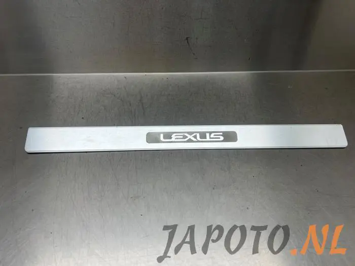 Próg drzwi lewa Lexus GS 300 02-