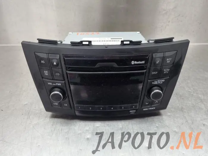 Radioodtwarzacz CD Suzuki Swift