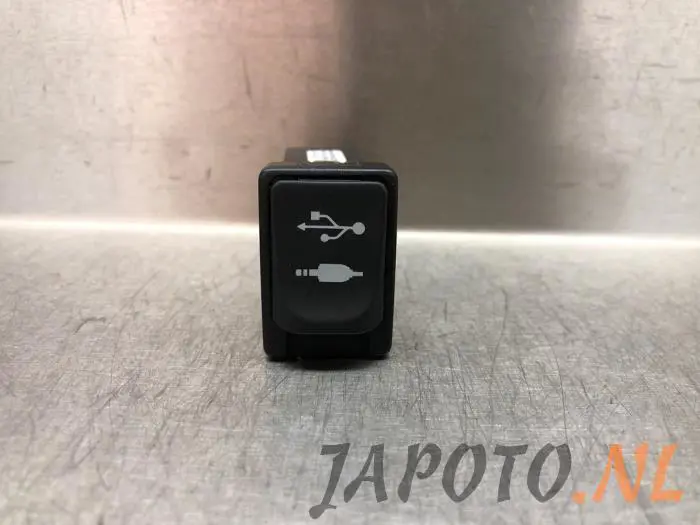 Zlacze AUX/USB Toyota Auris